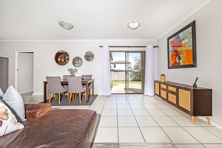 3 Bedroom Property for Sale in Jakarandas Western Cape